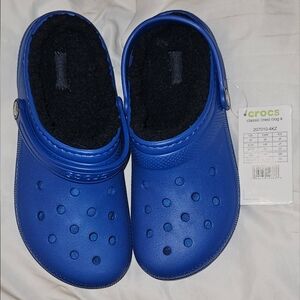 NWT Kids Blue Fur Lined Crocs